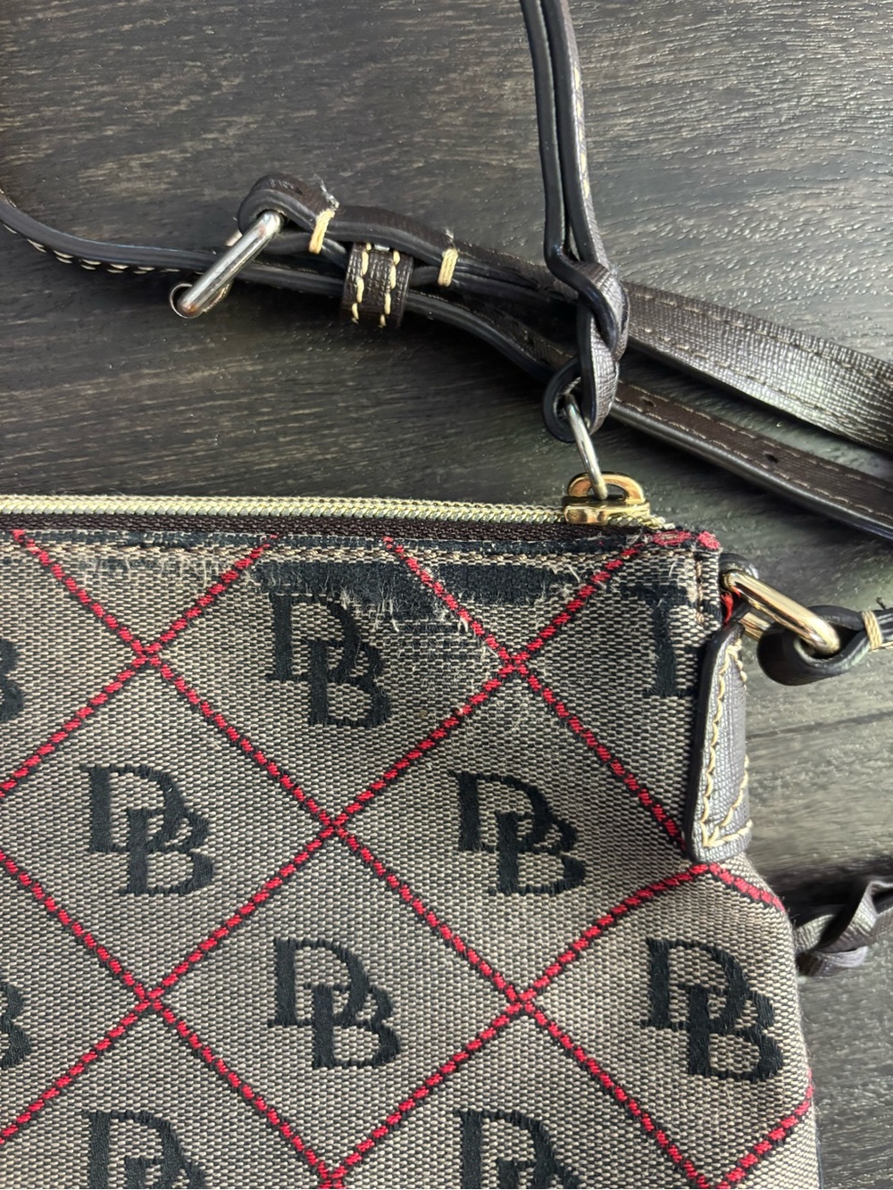Dooney & Bourke Crossbody Bag Purse Grey Red - Picture 4 of 7
